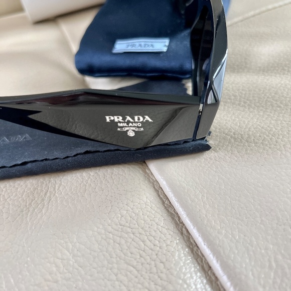 Authentic Prada PR17WS 1AB5S049 Women\'s Sunglasses 49 mm Black / Dark Grey Lens main image 5